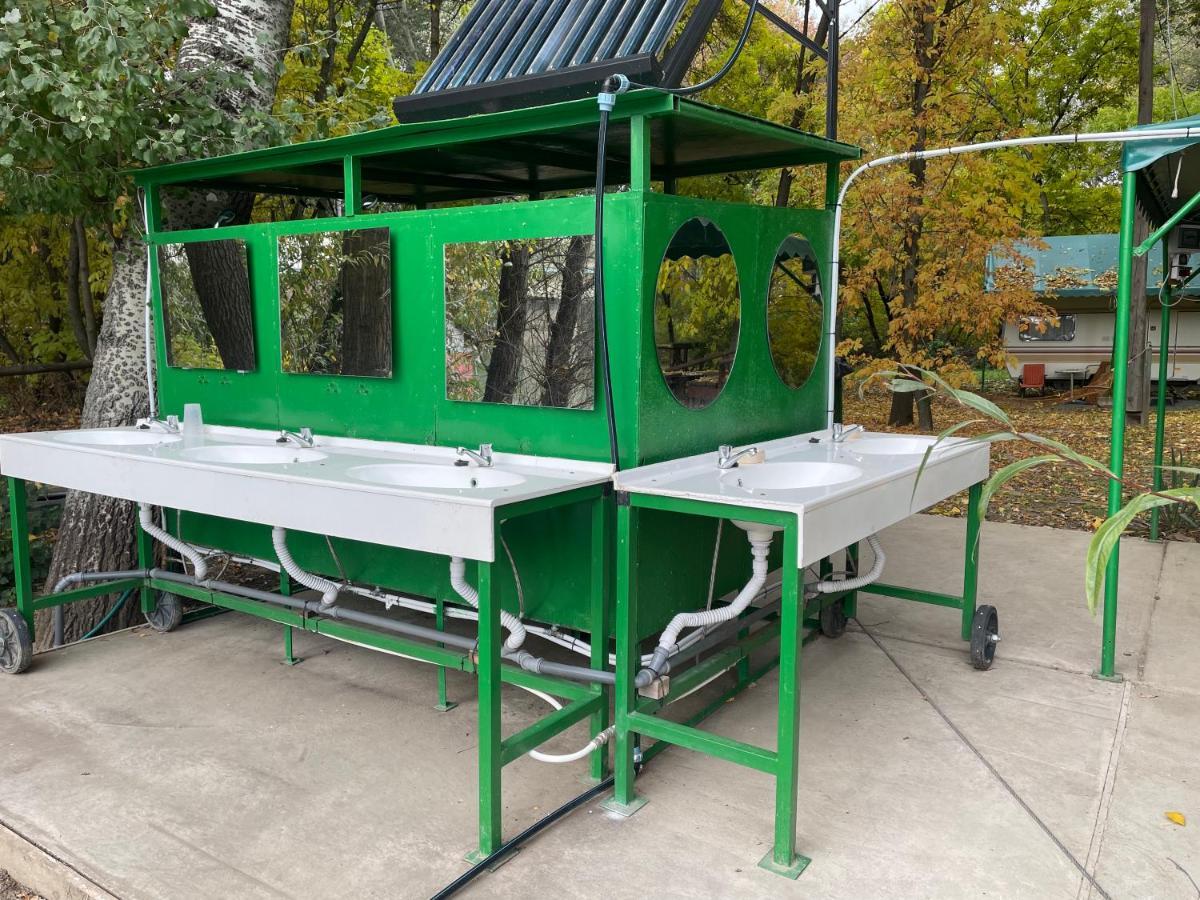 Tisza-Beach Wild Camping 5 セゲド エクステリア 写真