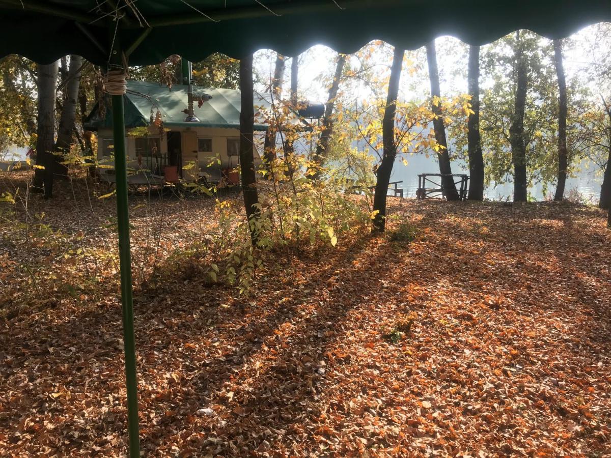 Tisza-Beach Wild Camping 5 セゲド エクステリア 写真